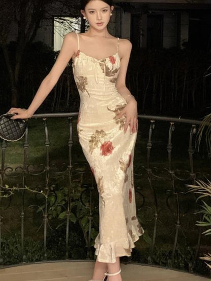 A Vintage Style Dress with Delicate Timeless Details