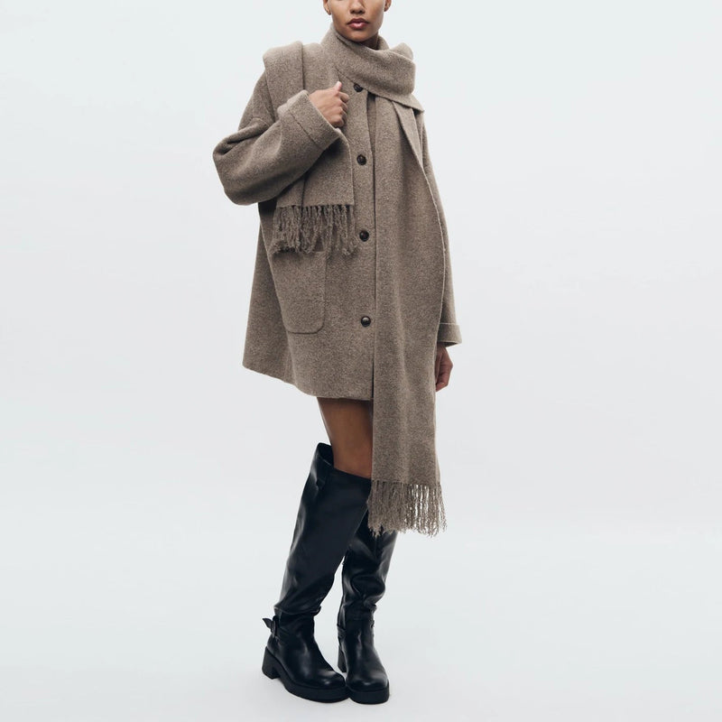 Well Tailored Coat with a Graceful Silhouette