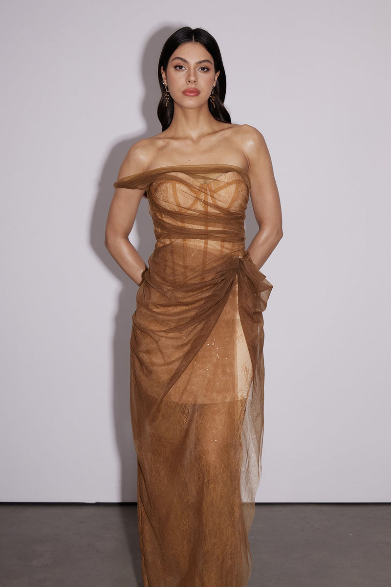 Gracefully Styled Dress for Any Occasion