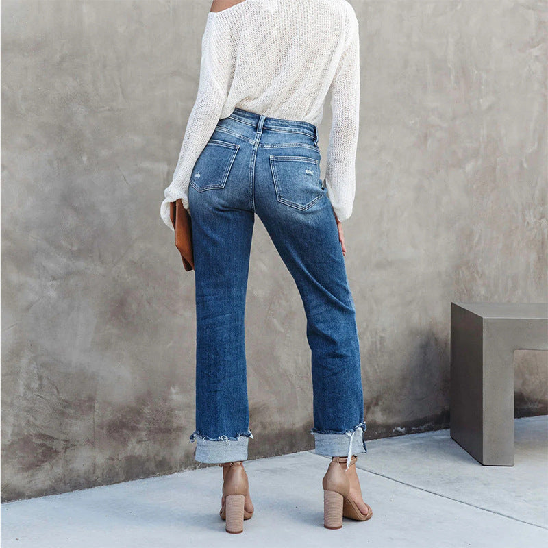Elegantly Styled Trousers for Everyday Wear