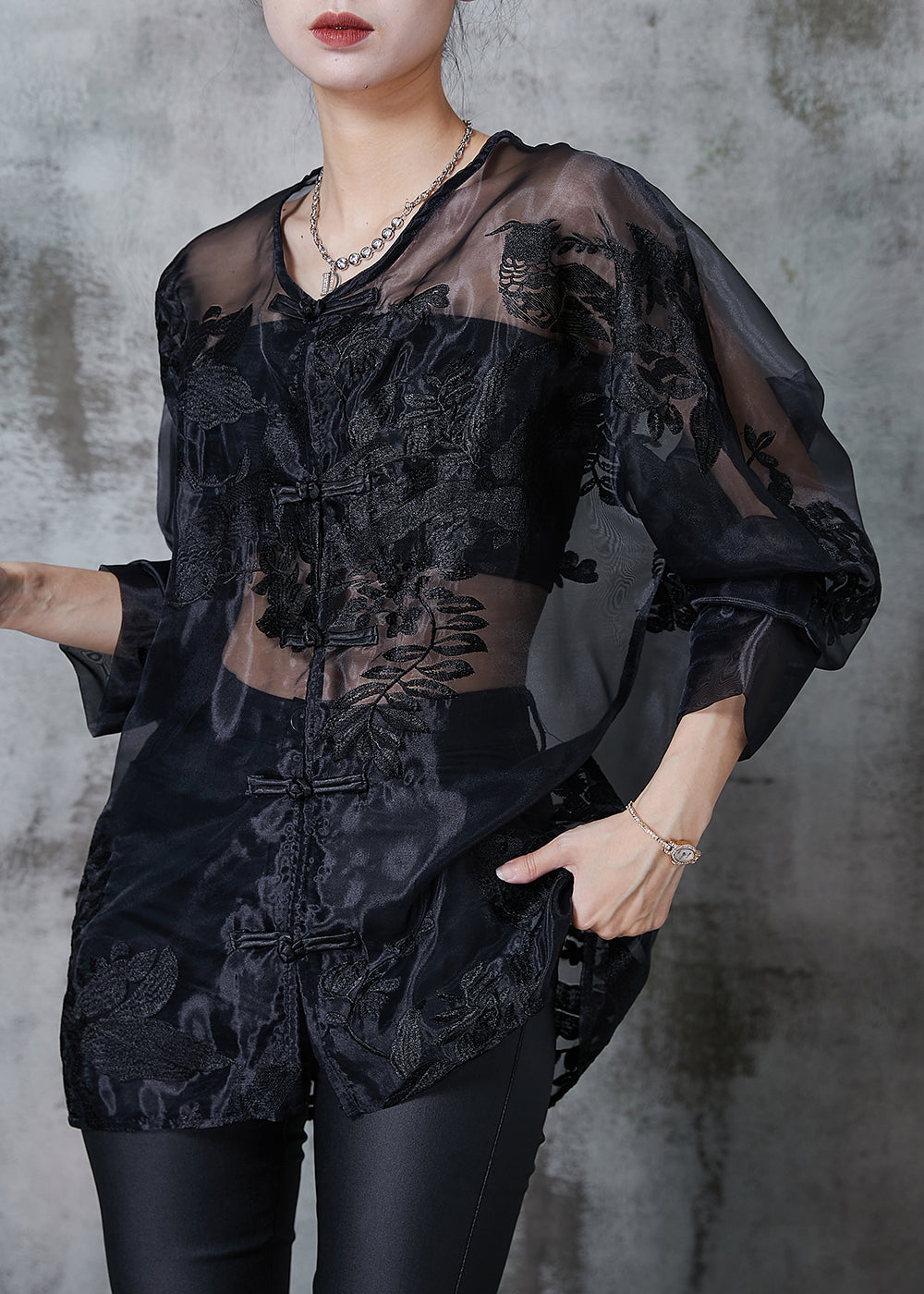 Beautifully Finished Blouse in a Timeless Design