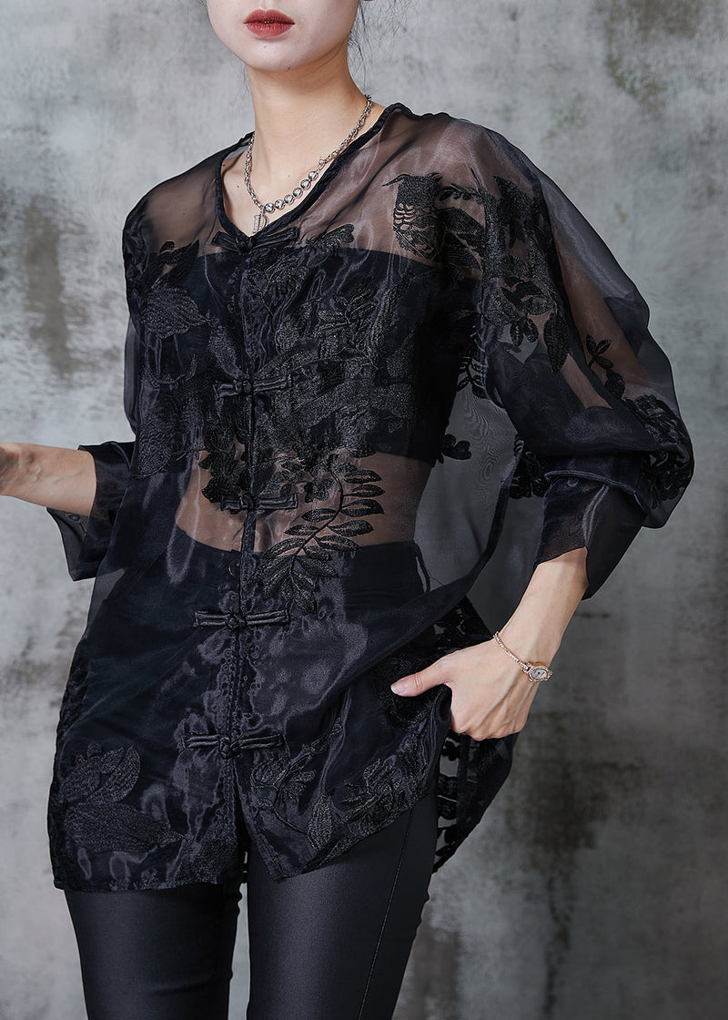 Beautifully Finished Blouse in a Timeless Design