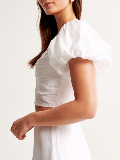 Well Tailored Top with a Graceful Silhouette