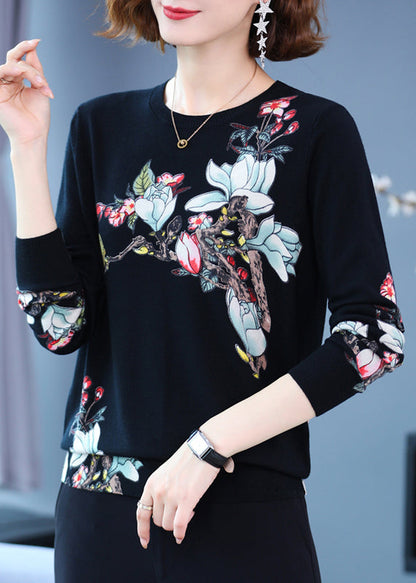 Well Tailored Top with a Graceful Silhouette
