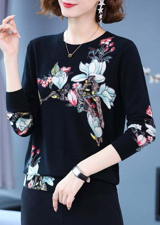 Well Tailored Top with a Graceful Silhouette