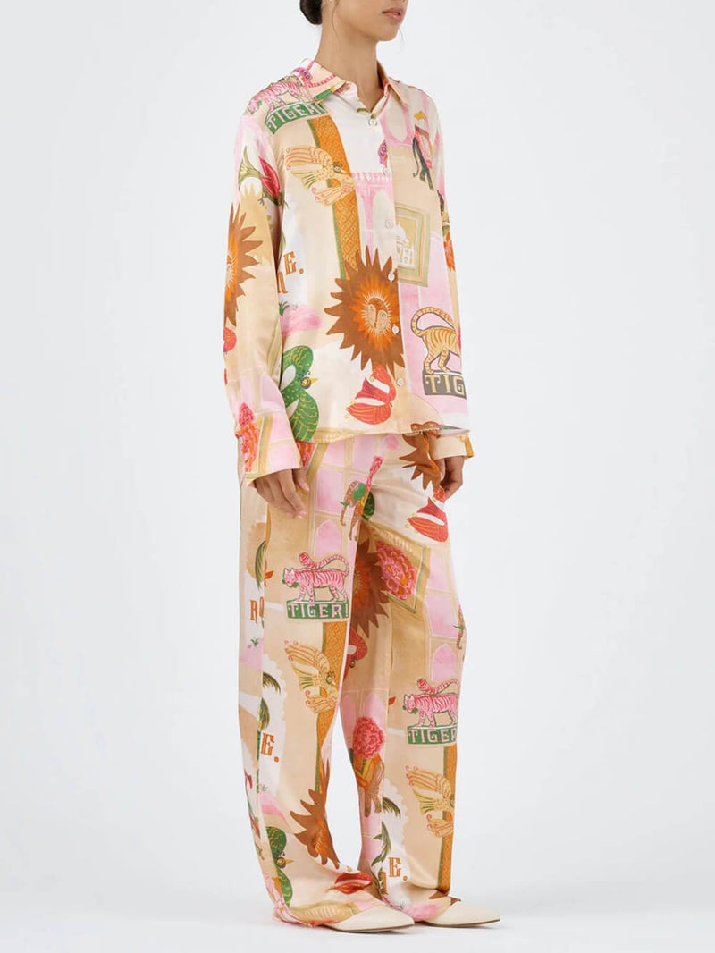 Well Tailored Pants with a Graceful Silhouette