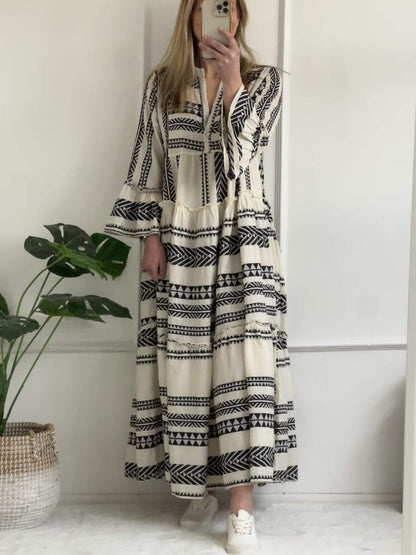 Effortlessly Elegant Dress with a Timeless Design