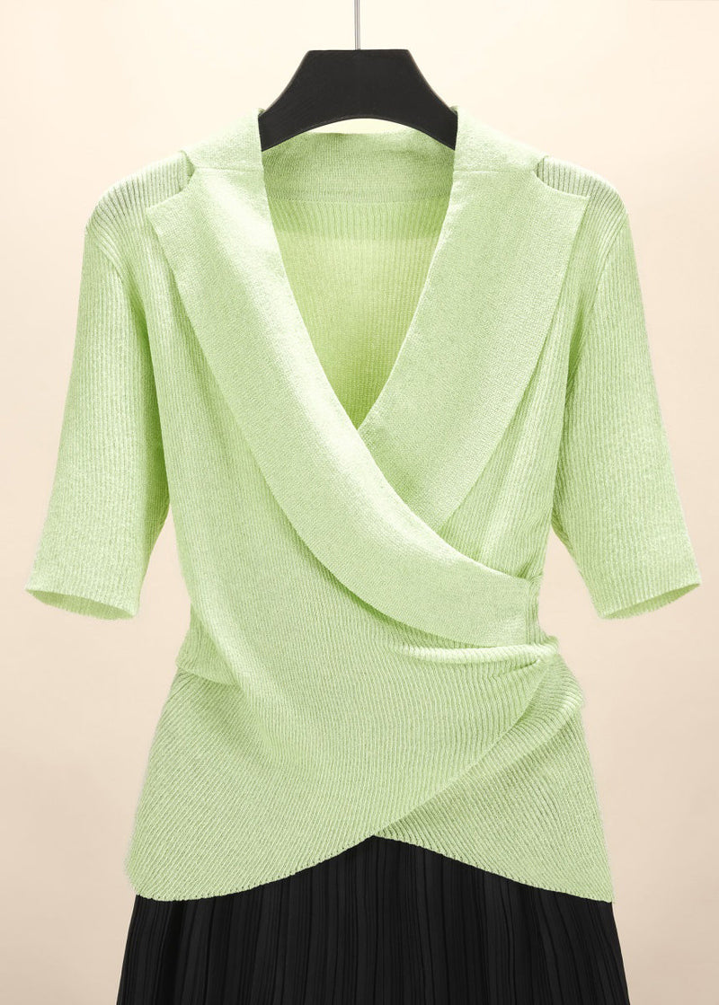 Effortlessly Elegant Top with a Timeless Design