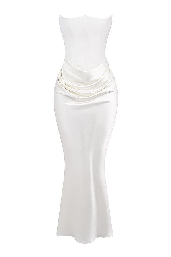 Beautifully Finished Dress in a Timeless Design