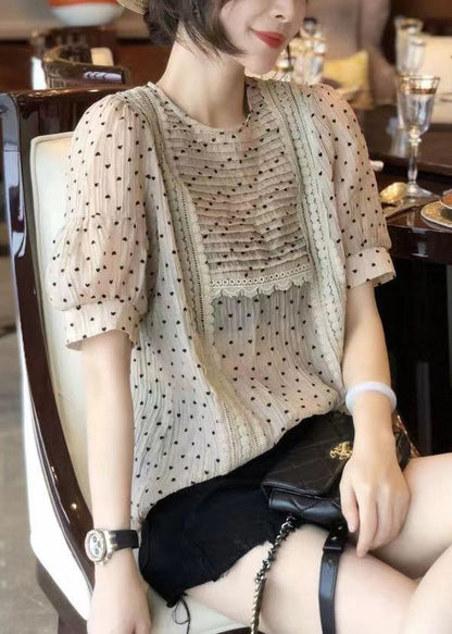 Classic Vintage Shirt with a Flattering Fit