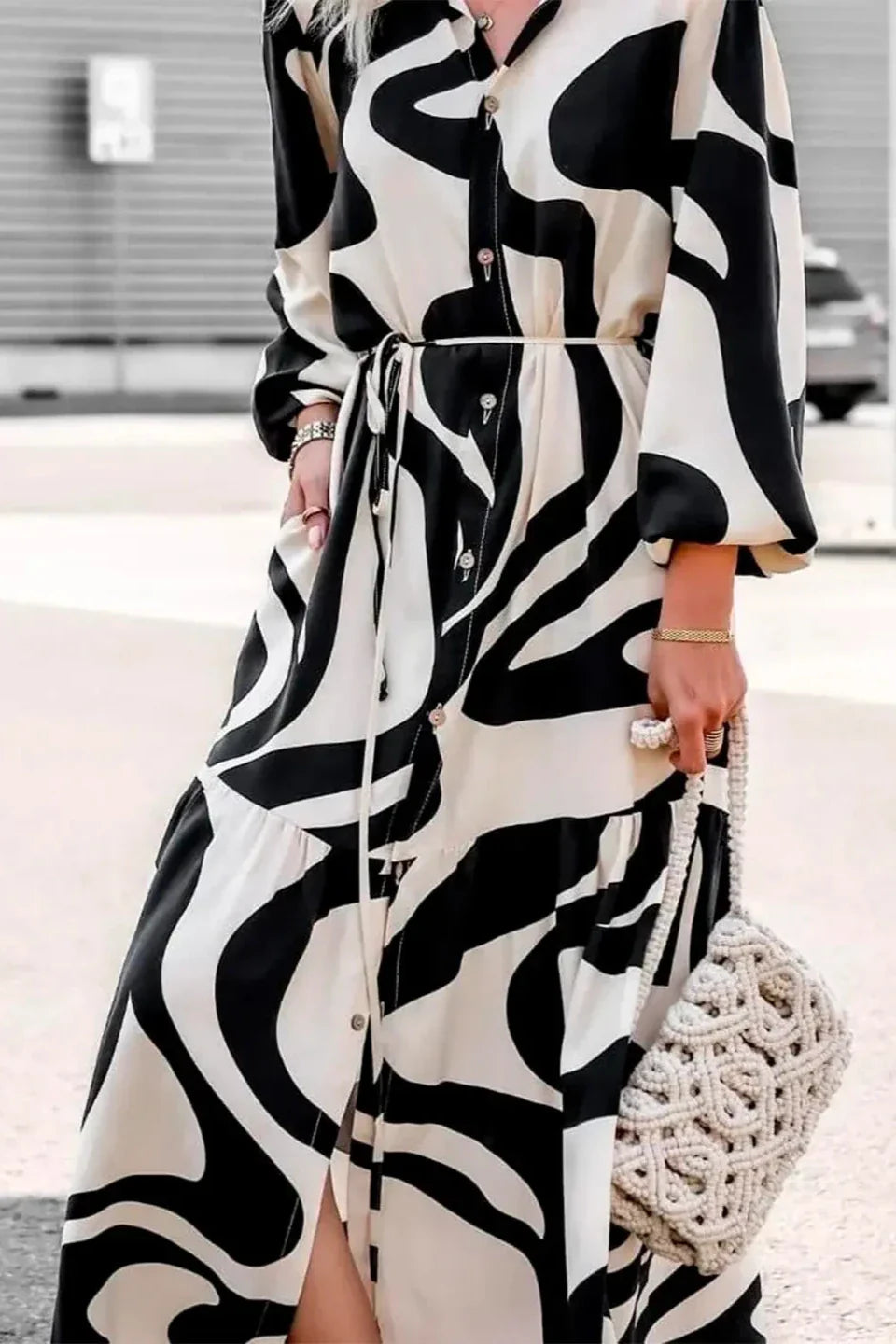 Effortlessly Elegant Dress with a Timeless Design