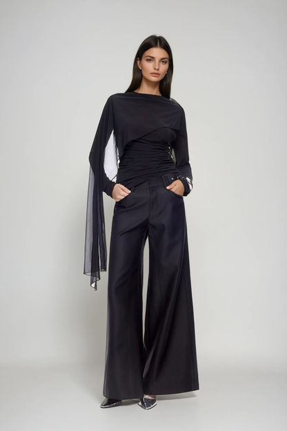 Effortlessly Elegant Top with a Timeless Design
