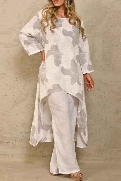 Effortlessly Elegant Garment with a Timeless Design