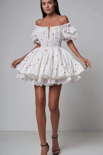 Beautifully Finished Dress in a Timeless Design