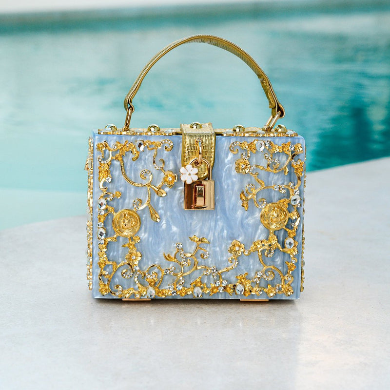 Sophisticated Bag with a Clean Classic Look