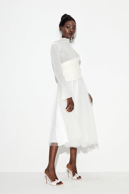 Effortlessly Elegant Dress with a Timeless Design