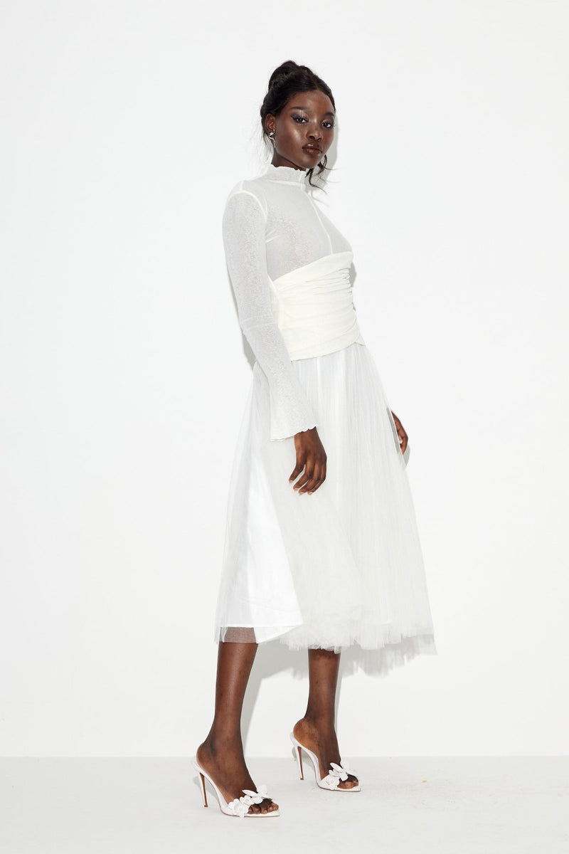 Effortlessly Elegant Dress with a Timeless Design