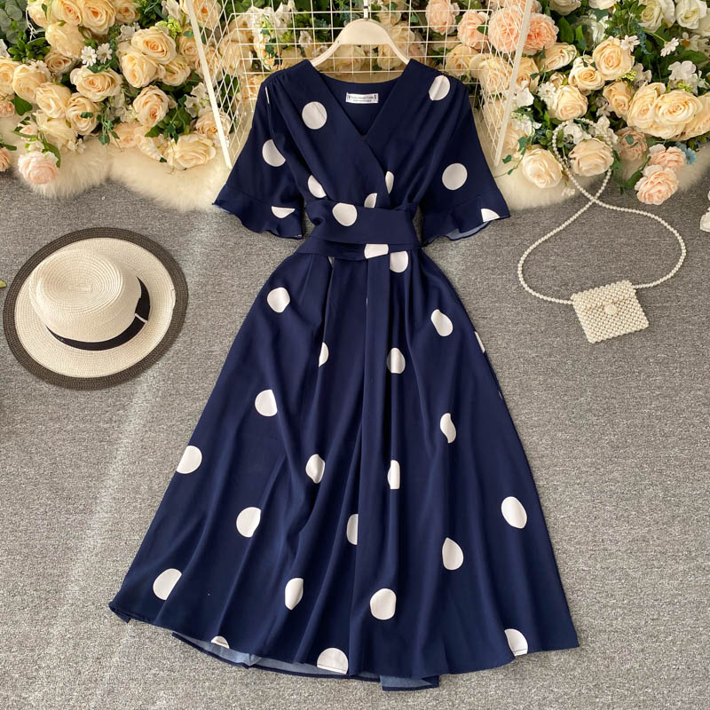 Classic Vintage Dress with a Flattering Fit