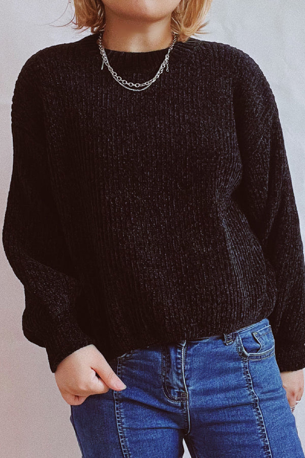 Effortlessly Elegant Sweater with a Timeless Design
