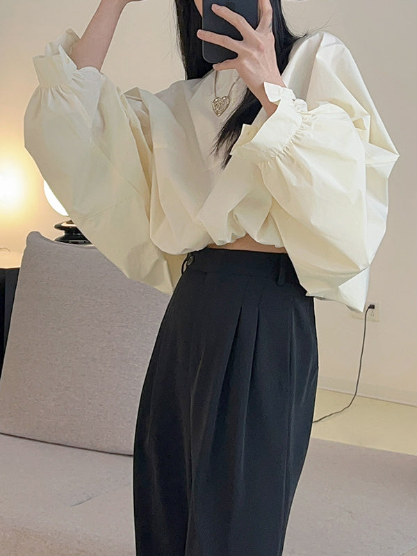 Well Tailored Blouse with a Graceful Silhouette