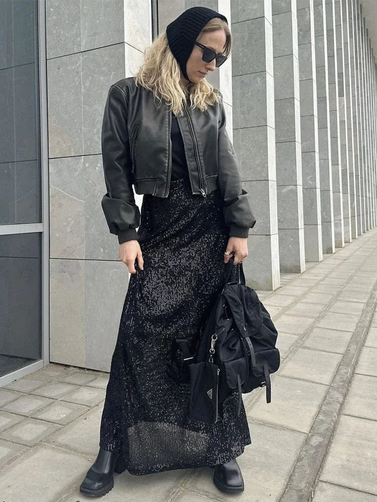 Well Tailored Garment with a Graceful Silhouette