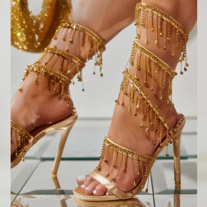 Classic Vintage Sandals with a Flattering Fit