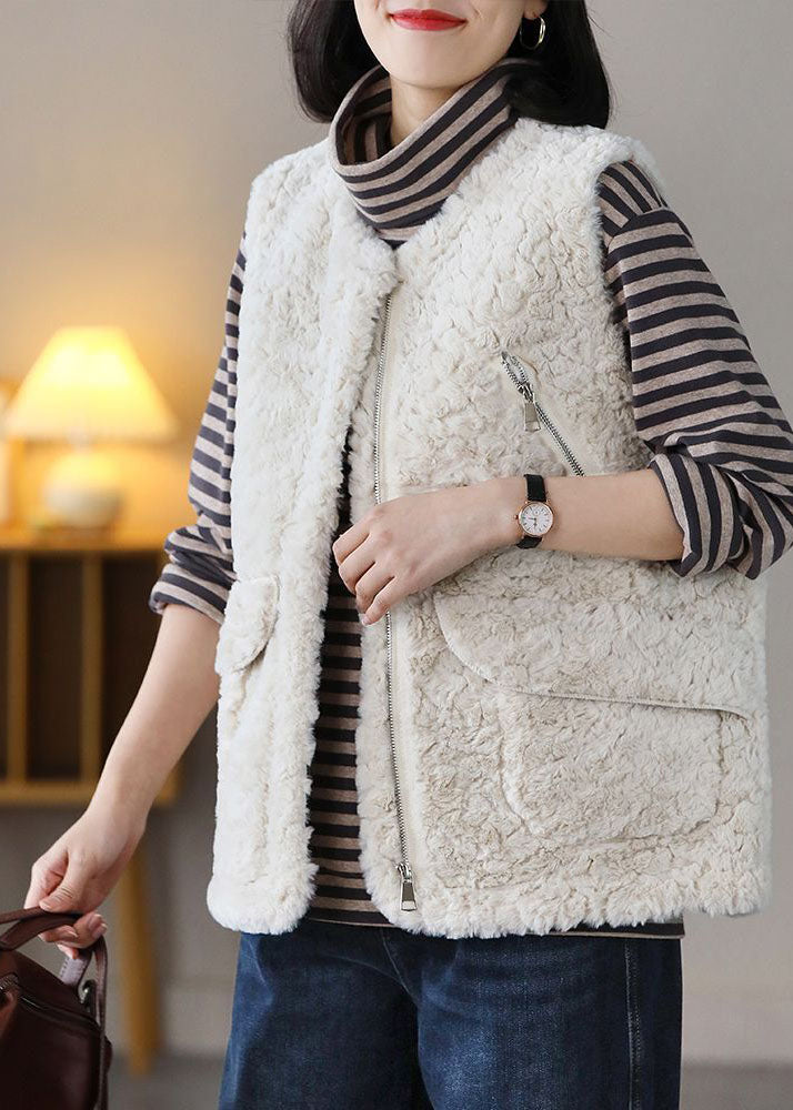 Beautifully Finished Coat in a Timeless Design