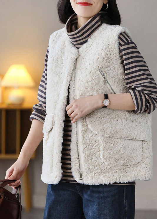 Beautifully Finished Coat in a Timeless Design