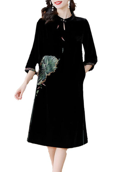A Vintage Style Dress with Delicate Timeless Details