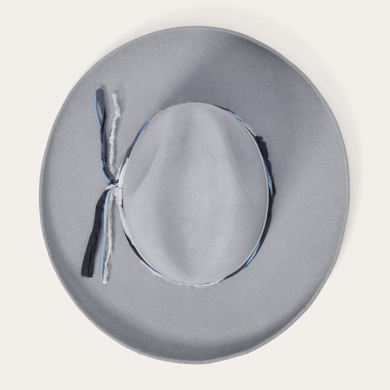 Sophisticated Garment with a Clean Classic Look