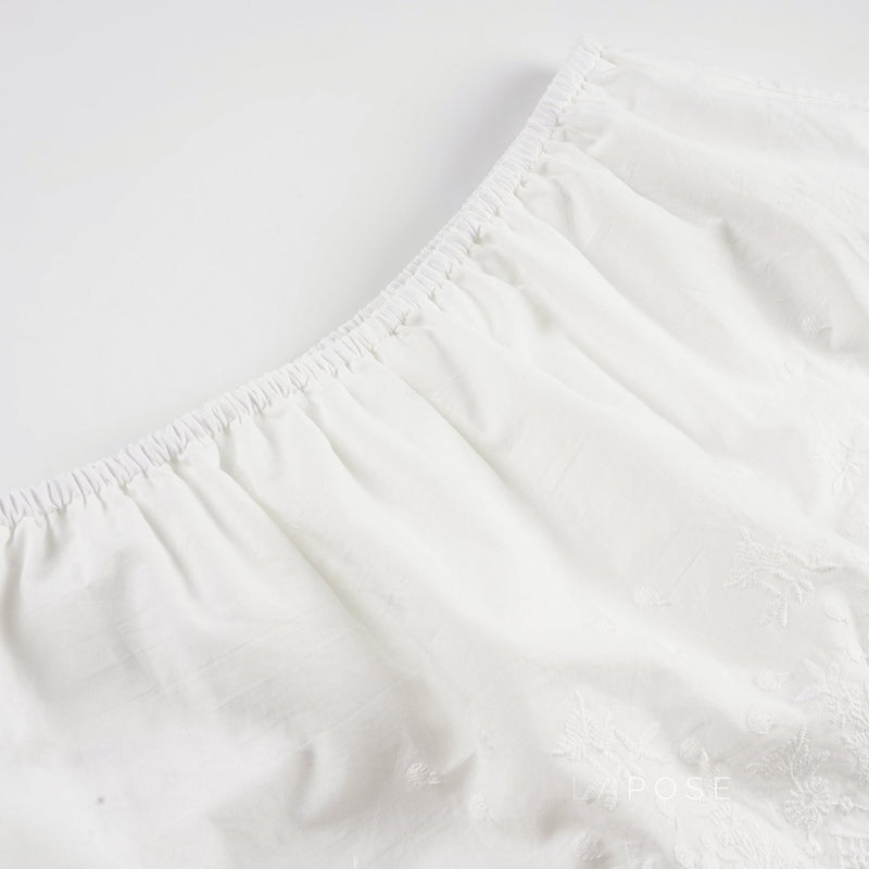 Effortlessly Elegant Garment with a Timeless Design
