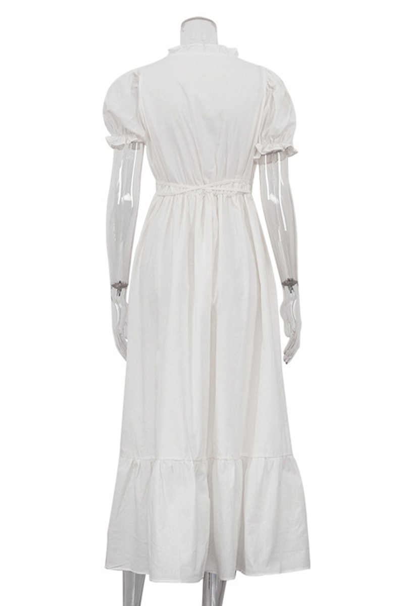 Beautifully Finished Dress in a Timeless Design