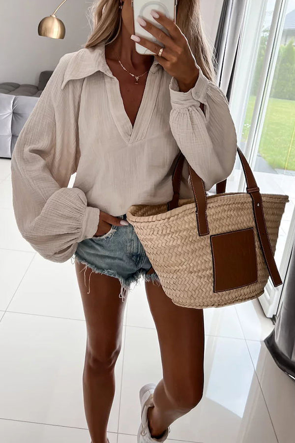 Effortlessly Elegant Blouse with a Timeless Design