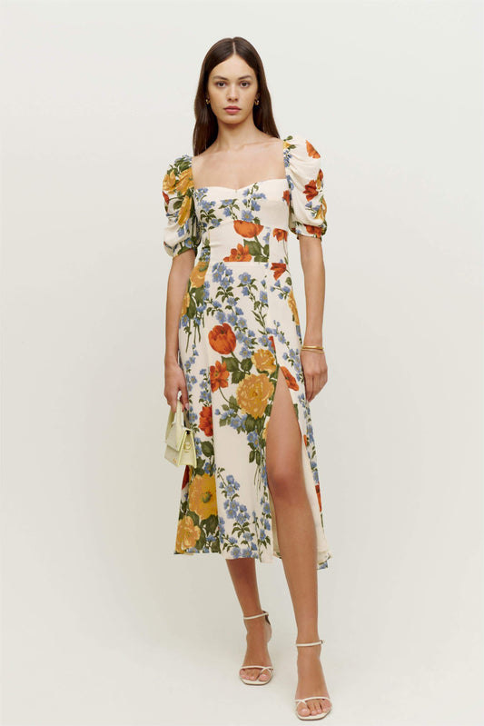 Well Tailored Dress with a Graceful Silhouette