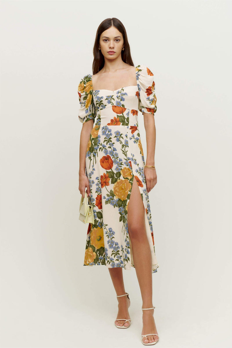 Well Tailored Dress with a Graceful Silhouette