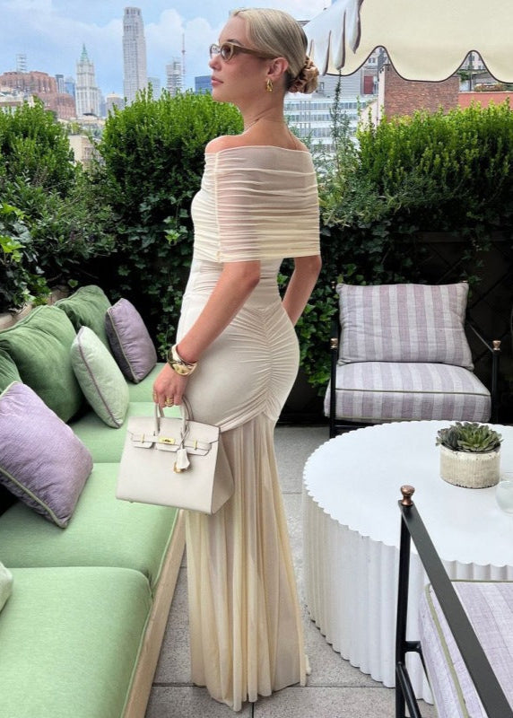 Effortlessly Elegant Garment with a Timeless Design