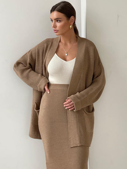 Well Tailored Cardigan with a Graceful Silhouette