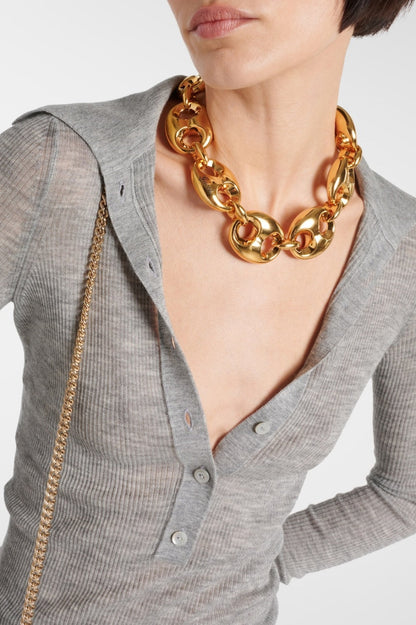 Effortlessly Elegant Top with a Timeless Design