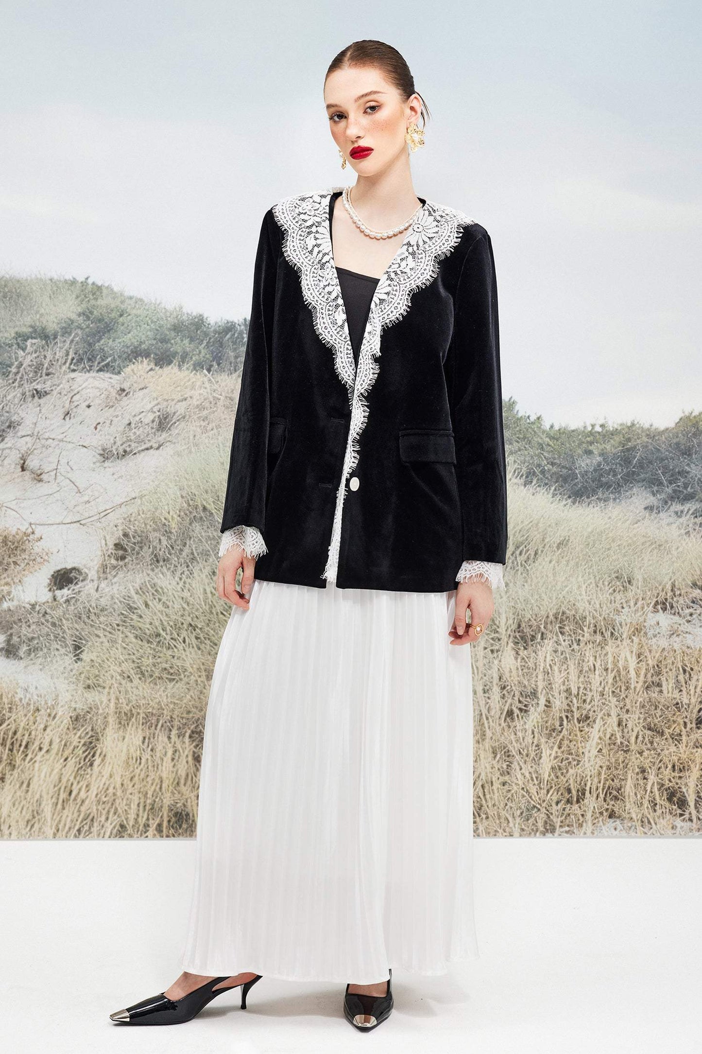 Effortlessly Elegant Garment with a Timeless Design