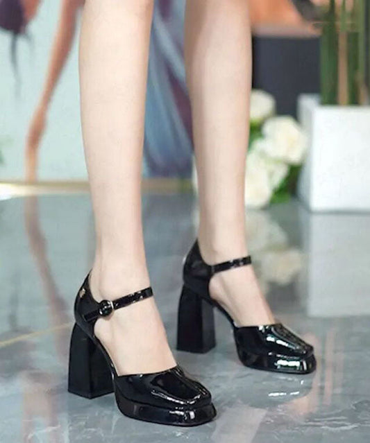 Effortlessly Elegant Heels with a Timeless Design