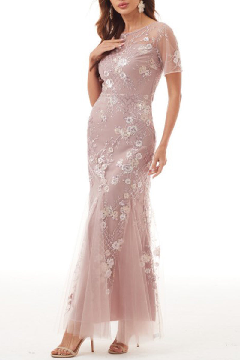 Beautifully Crafted Dress in a Classic Style