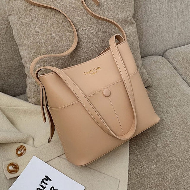 Gracefully Styled Bag for Any Occasion