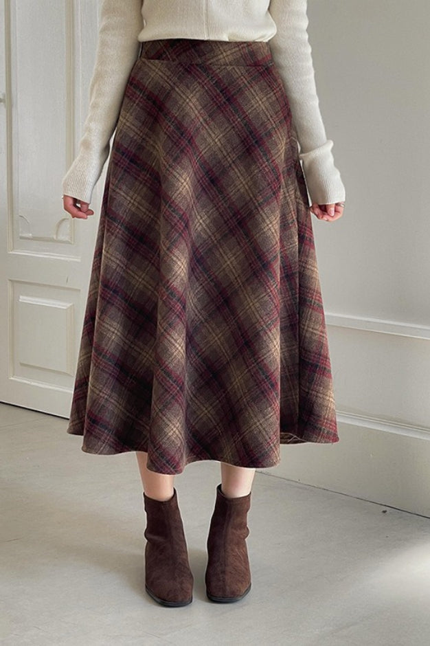 Effortlessly Elegant Garment with a Timeless Design