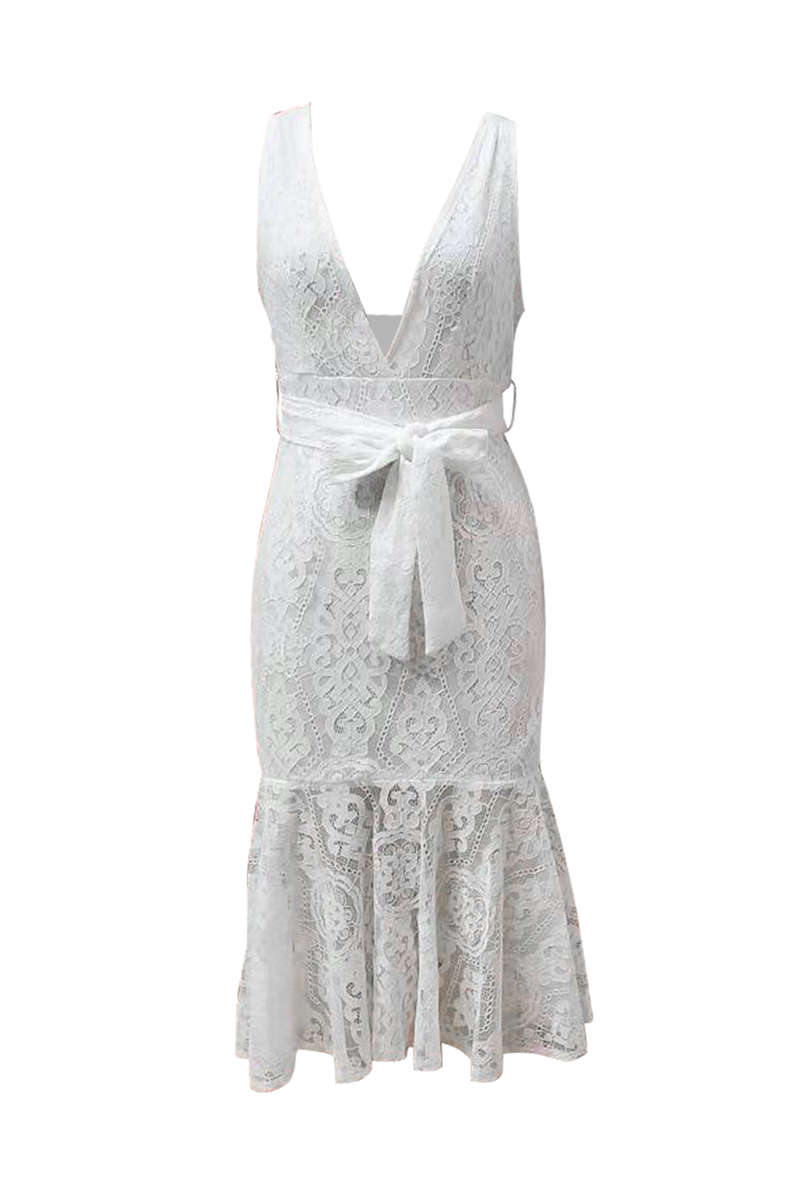 Beautifully Finished Dress in a Timeless Design