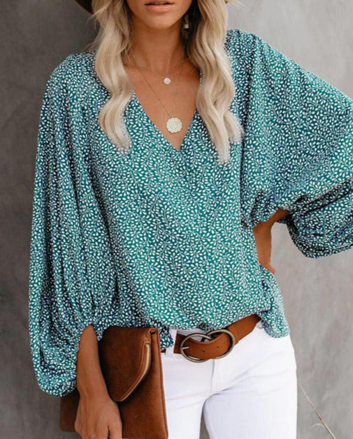 Well Tailored Blouse with a Graceful Silhouette