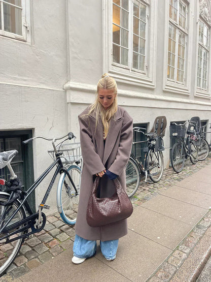 Classic Vintage Bag with a Flattering Fit