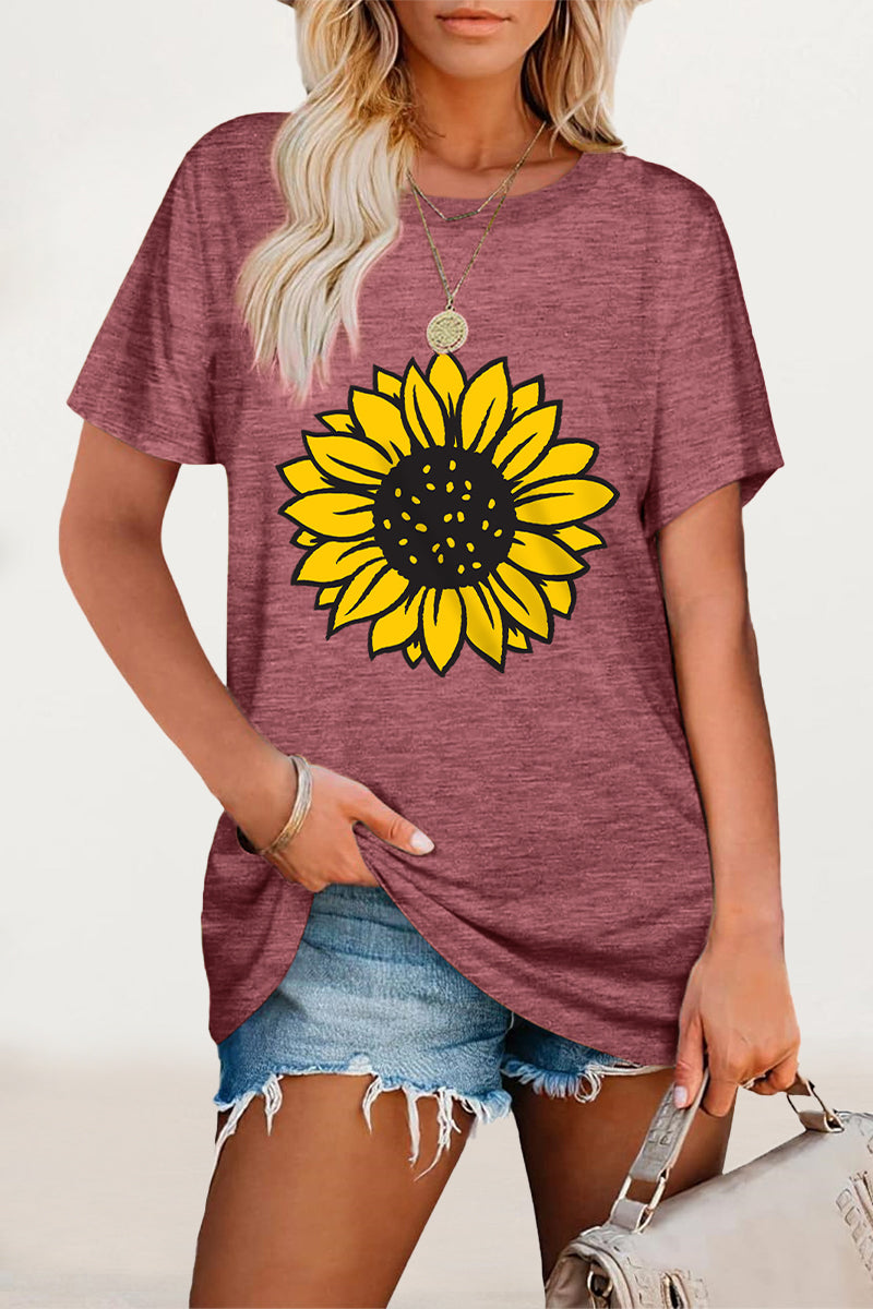 Effortlessly Elegant T-Shirt with a Timeless Design