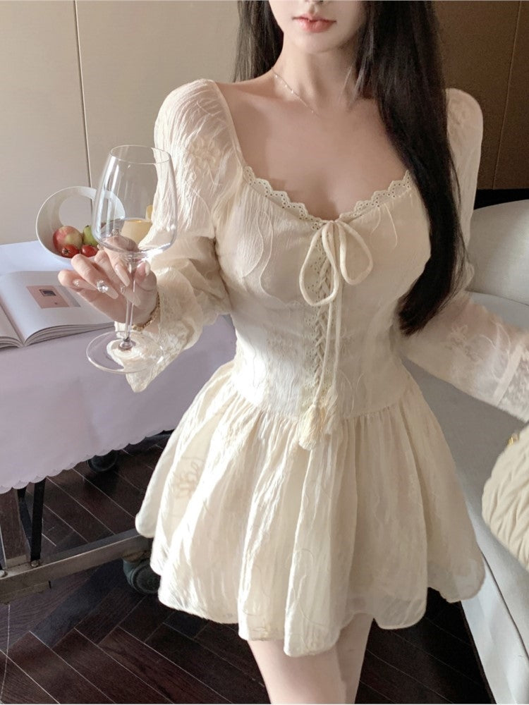 Beautifully Finished Dress in a Timeless Design