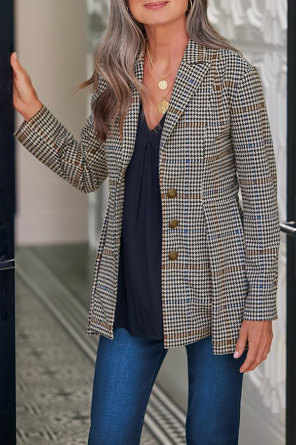 Gracefully Styled Garment for Any Occasion