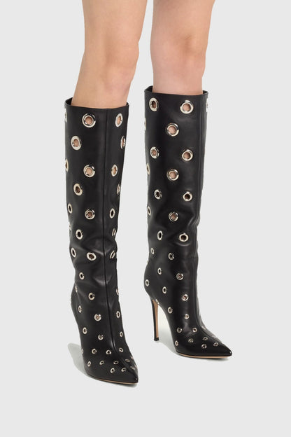Beautifully Crafted Boots in a Classic Style